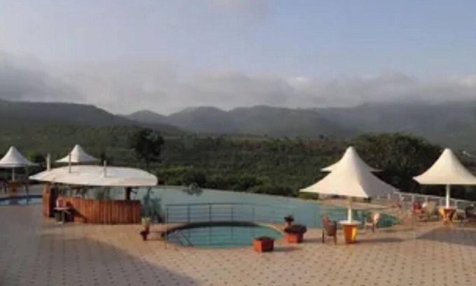 Hadapsar Apartment | Woods Villa Retreat - Suite 03