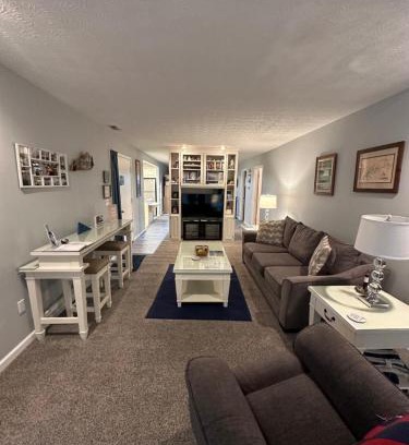 Bronston Apartment | Woodson Bend Resort Condo 7-3 Extremely Large Luxury 1 Bedroom Sleeps 6