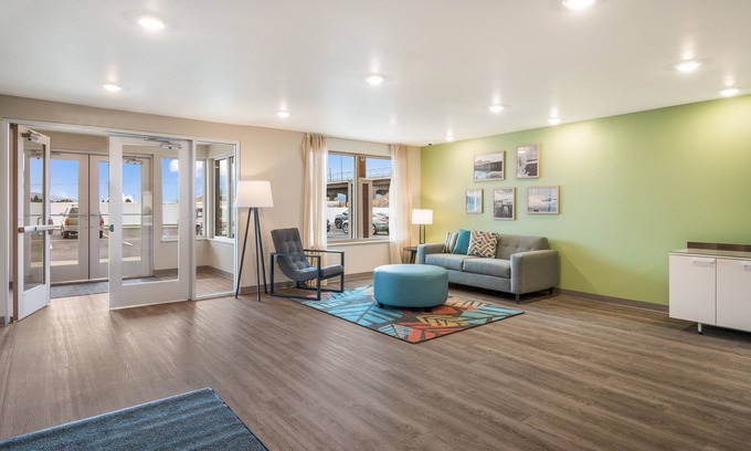 Broomfield Hotel | WoodSpring Suites Broomfield-Westminster