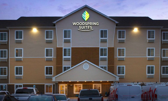 Romeoville Hotel | WoodSpring Suites Chicago Romeoville
