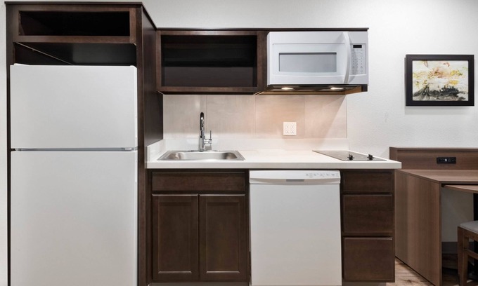 Southeast Houston Hotel | WoodSpring Suites Houston 288 South Medical Center