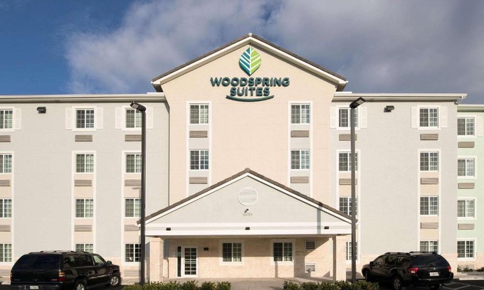 Ludlam Hotel | WoodSpring Suites Miami Southwest