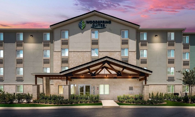 West Palm Beach Hotel | Woodspring Suites West Palm Beach