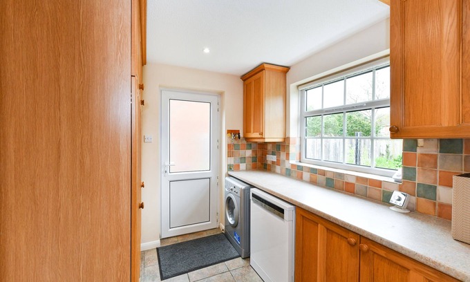 Hucknall Apartment | Woodstock House Flat 6 - 2BR Hucknall Haven