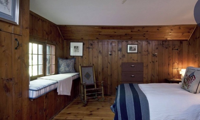 Mount Tremper Cottage | Woodstock Stone Cottage mountain views 2/1