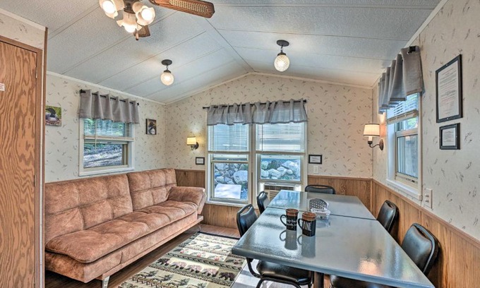 Lincoln House | Woodsy Loons Nest Retreat with Fire Pit!