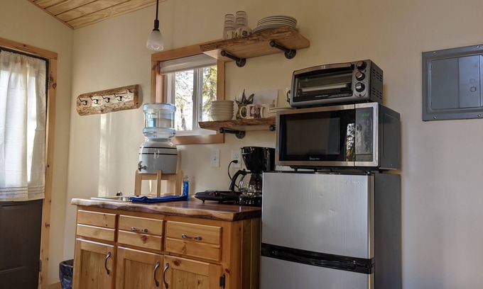 South Range Cabin | Woodsy Personal Retreat Cabin - "Quietude"