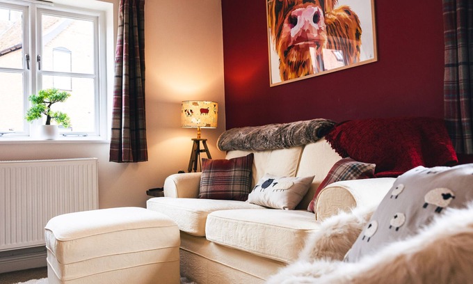 Wantage Cottage | Woolpack Cottage - modern, 2-bed, centre of Wantage