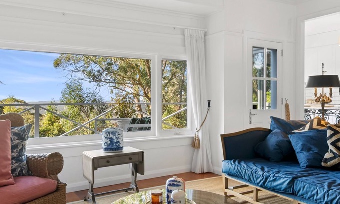 Mount Irvine House | Woorailoora- Luxury Adults Only Accommodation