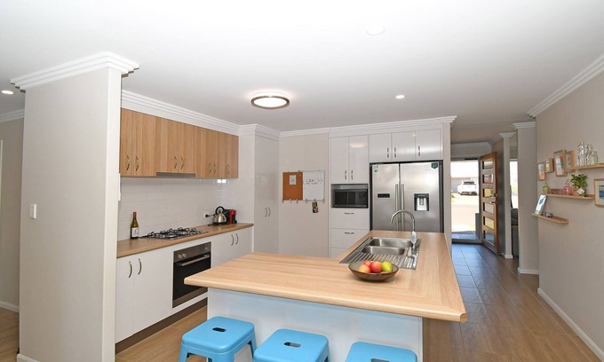 Kawungan House | Work Crews or families beautiful modern house