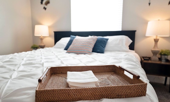 Cedar City Apartment | ☺ Work ☺ Play ☺ Relax ✔ 3 King Beds ✔ 400 + Wi-fi
