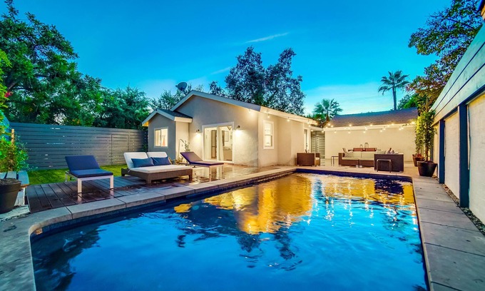 North Central House | Work, Play, Stay At Home. Family Pool Home to Self Isolate.