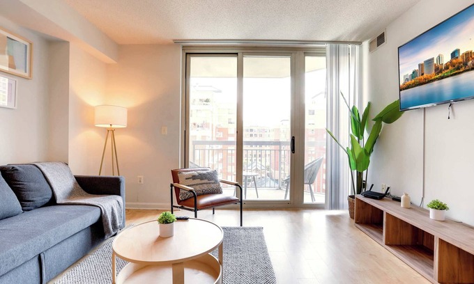 Ballston Apartment | Work & Relax: The Perfect Ballston Stay