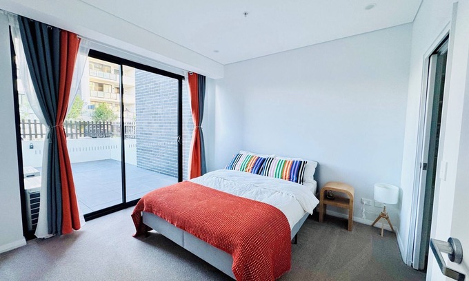 Rouse Hill Apartment | Work, Rest, Commute – All in One | 5 Mins to Tallawong Metro