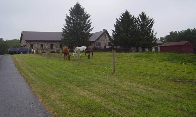 Grantville House | Working Horse Ranch With Indoor Pool!