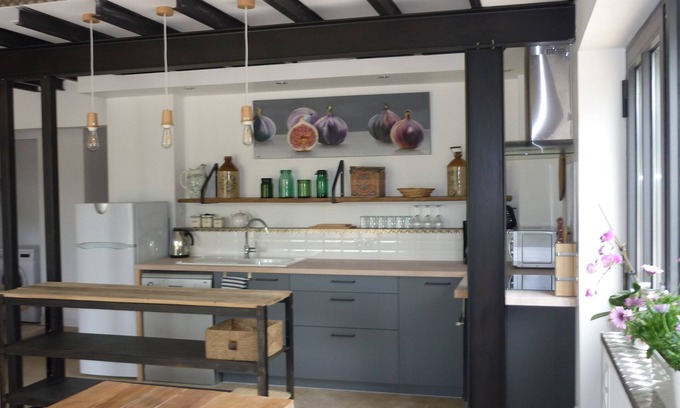 Semur-en-Auxois Apartment | Workshop n°2 for 6 with shared pool and sauna for lazy days