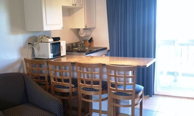 Falmouth Heights Apartment | WORLD CUP from CAPE COD! Superb condo with AC in charming Falmouth