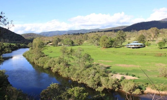 Caffreys Flat House | World Famous Rotating house, Riverfront on 40acre, pet friendly, sleeps up to 14