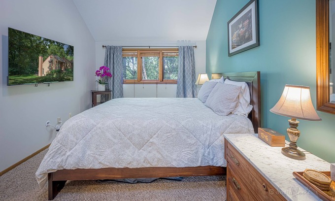 The Galena Territory House | Worry Free!/Fireplace/Clean + Quiet/Close to Indoor Pool, Trails, Town