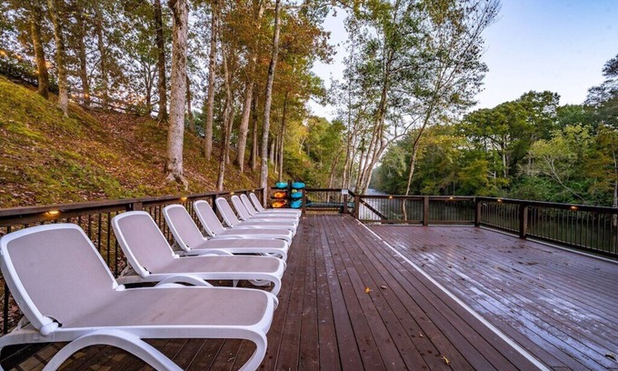 Broken Bow Cabin | Worth the Wait ~ Riverfront cabin with hot tub, game room, play set and views!