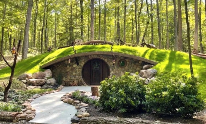 Newtonville House | WOW! A spectacular Hobbit House in the forest at June Farms!