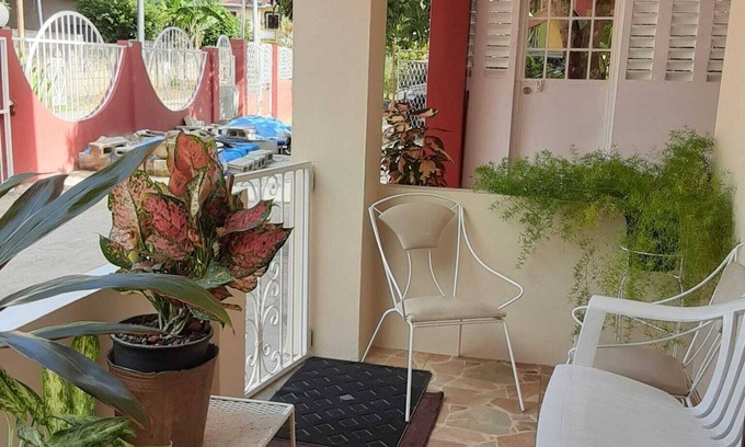 San Juan Apartment | WOWnCharming 1-bedroom apartment in San Juan with WiFi, AC