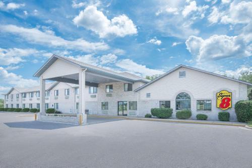 Morris Hotel | Wrangler Hotel Morris