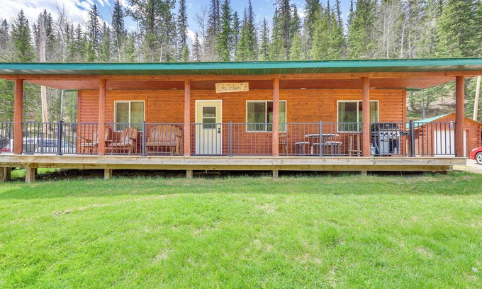 Deadwood Cabin | Wraparound Deck & Grill: Deadwood Cabin