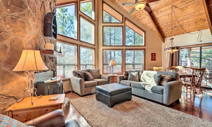 Munds Park House | Wraparound Deck Pet-Friendly Munds Park Retreat