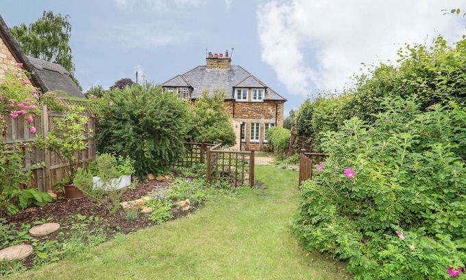 Longdon House | Wren Cottage