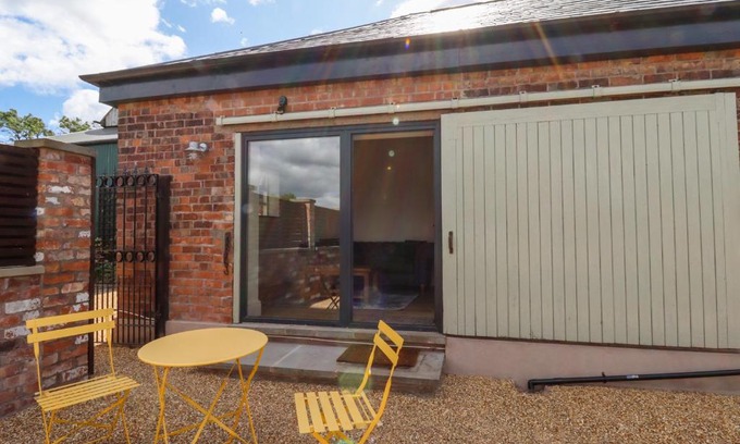 Sandbach House | Wren cottage