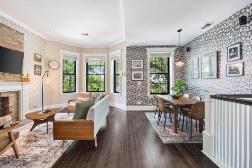 Wrigleyville Apartment | Wrigleyville Suites