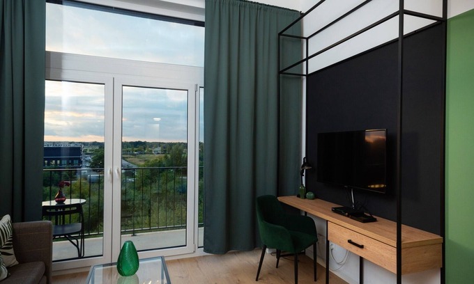 Fabryczna Apartment | Wrocław Airport Green Studio