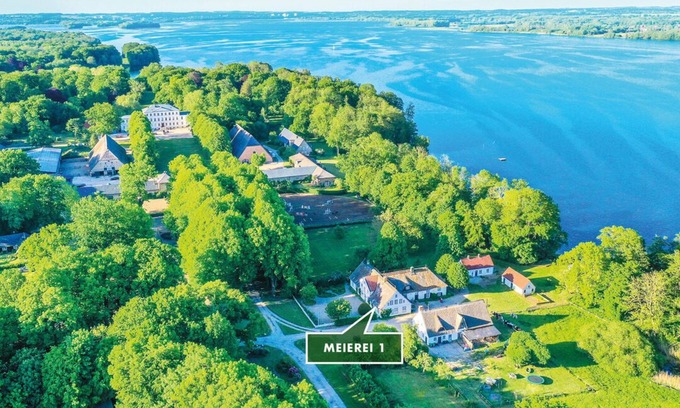 Nehmten Apartment | Wunderschöne Ferienwohnung Direkt am Plöner See in Nehmten