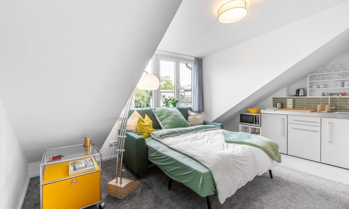 Ossendorf Apartment | Wunderschönes Dachstudio im Beliebten Köln Ehrenfeld