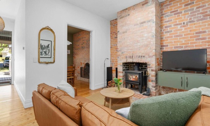 Soldiers Hill House | Wurr-Wurrin Soldiers Hill Cottage - close to CBD