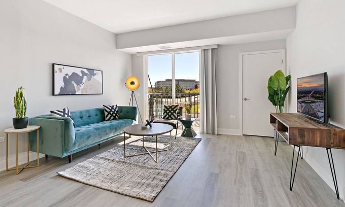 Warrenville Apartment | WV1 Modern Living 1BR Apt w/ In-Unit Laundry