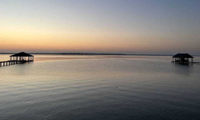 Lake Houston House | WWL Stunning LAKEFRONT 6-bedroom 4.5 bath home 34 minutes from Downtown