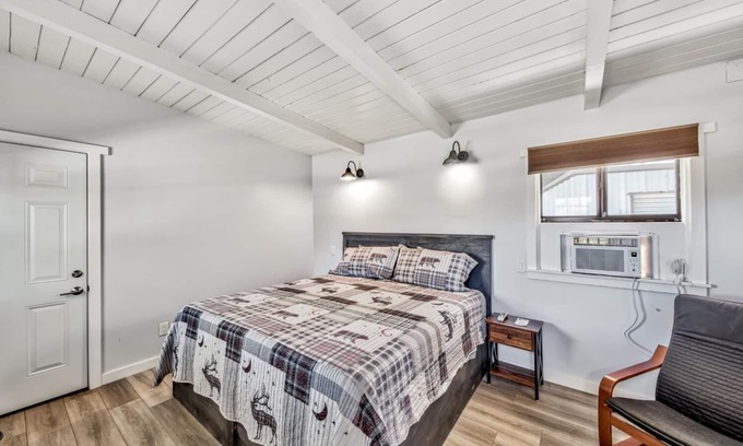 Walker Apartment | WWM 9 · 9 Adventure Base explore The E Sierras WWM