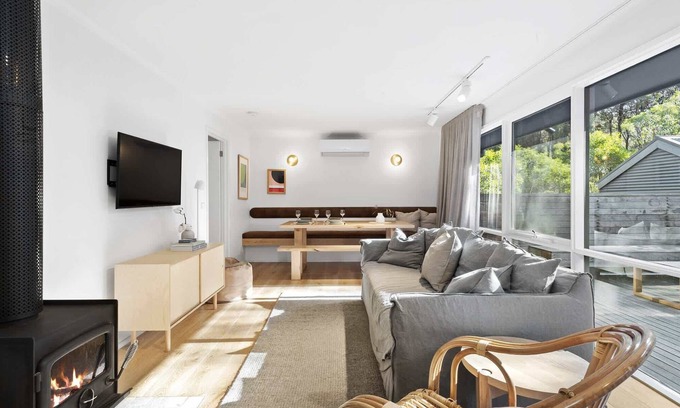 Fairhaven House | Wybellenna Magic I Second Living I Walk to beach