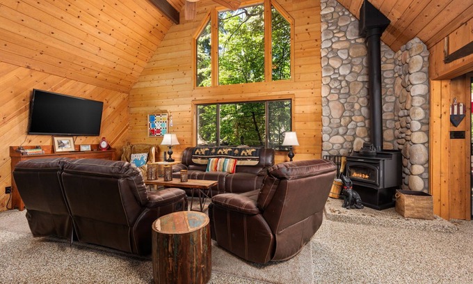 Sierra Cedars Cabin | Wyldwood | 3 bedroom+LOFT & playroom!