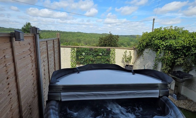Cinderford House | Wyldwood Cottage - Dog-Friendly w/Hot Tub Views