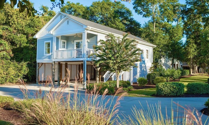 Ocean Drive Cottage | Wyndham at The Cottages - 3BR Suite - Sleeps 10 - Resort Pools, & Beach Access