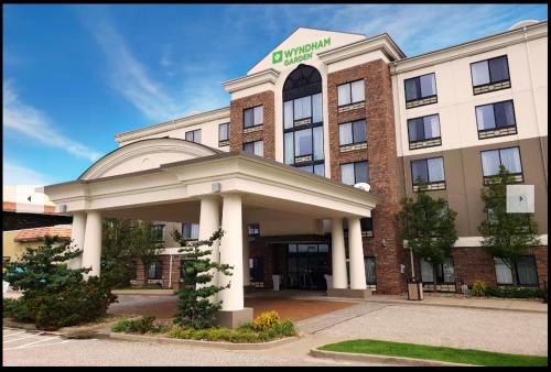 Erie Resort | Wyndham Garden Erie