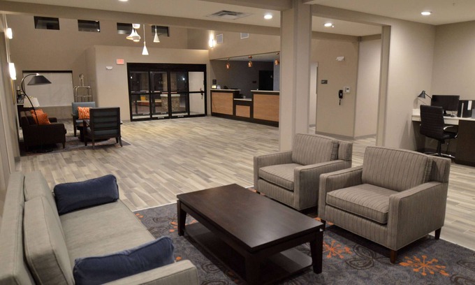 New Roads Hotel | Wyndham Garden New Roads/False River