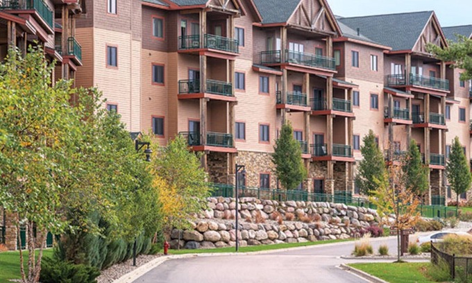 Lake Delton Condo | Wyndham Glacier Canyon, 2 br Deluxe Condo, Free WiFi