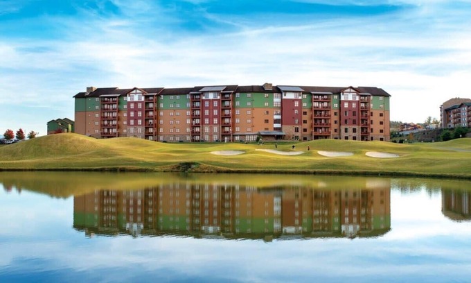 Sevierville Condo | Wyndham Great Smokies | 2BR/2BA Balcony King Suite