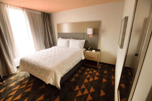 Southeast Houston Hotel | Wyndham Houston Hobby Airport