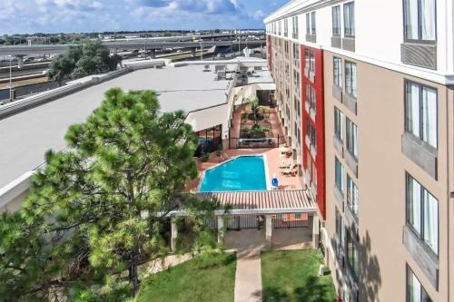 Clodine Hotel | Wyndham Houston Sugarland