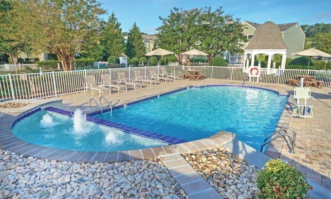 Williamsburg Condo | Wyndham Kingsgate | Two 3BR Suites Sleeps 20!